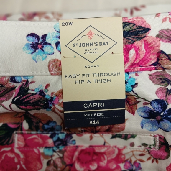 St. John’s Bay Secretly Slender Floral Capri Pants 20W NWT - Picture 11 of 11